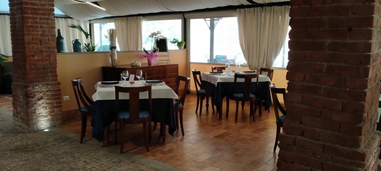 La Regibussa - Hotel Ristorante Асті Екстер'єр фото