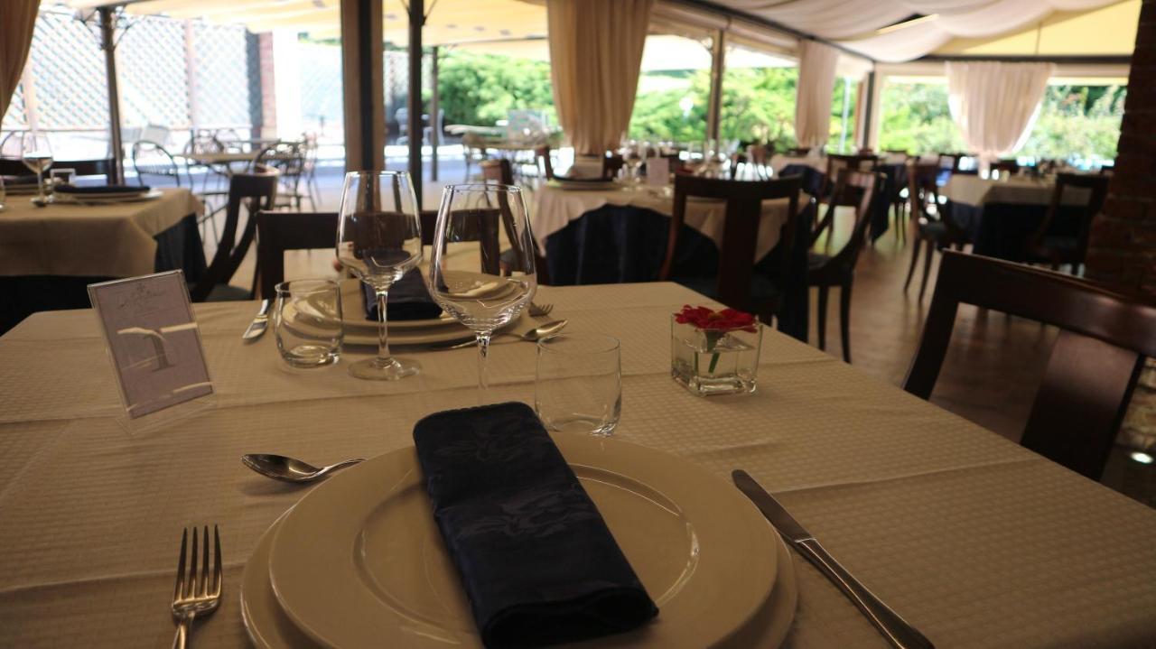 La Regibussa - Hotel Ristorante Асті Екстер'єр фото
