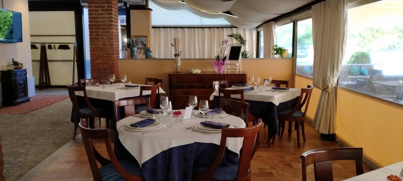 La Regibussa - Hotel Ristorante Асті Екстер'єр фото