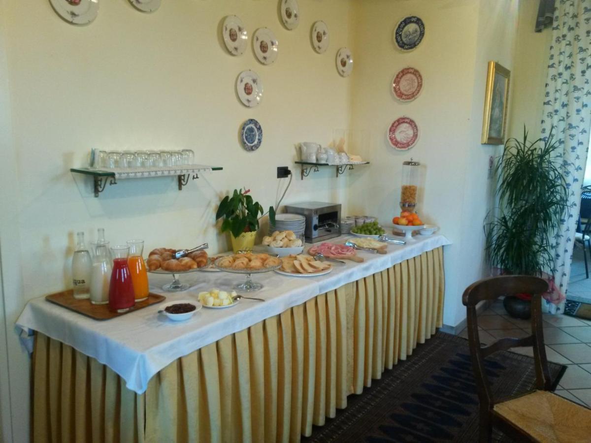 La Regibussa - Hotel Ristorante Асті Екстер'єр фото