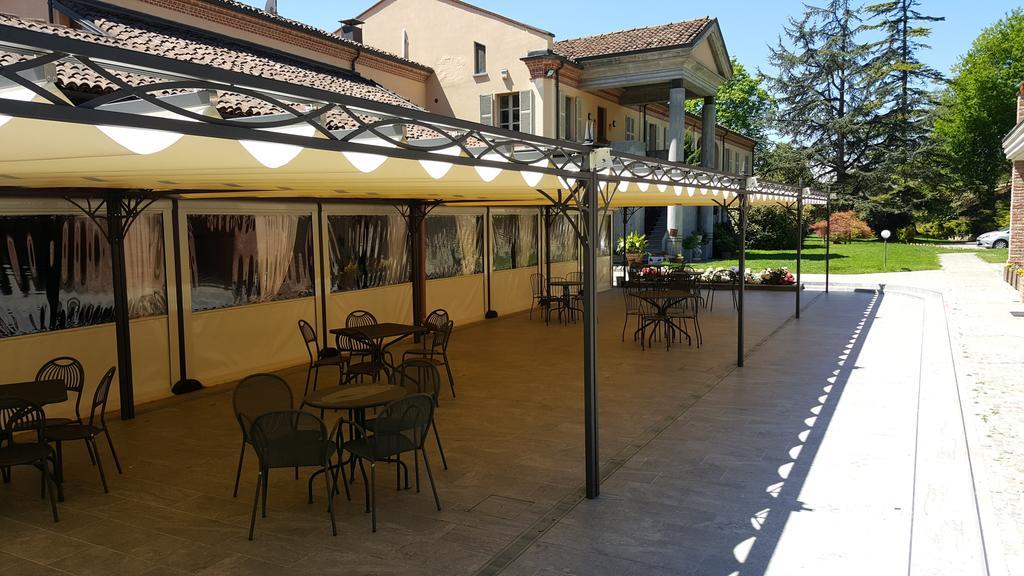 La Regibussa - Hotel Ristorante Асті Екстер'єр фото