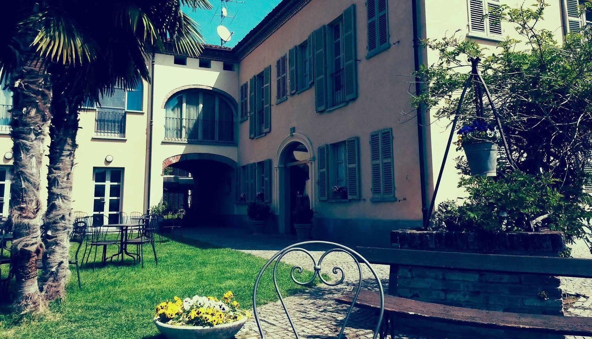 La Regibussa - Hotel Ristorante Асті Екстер'єр фото